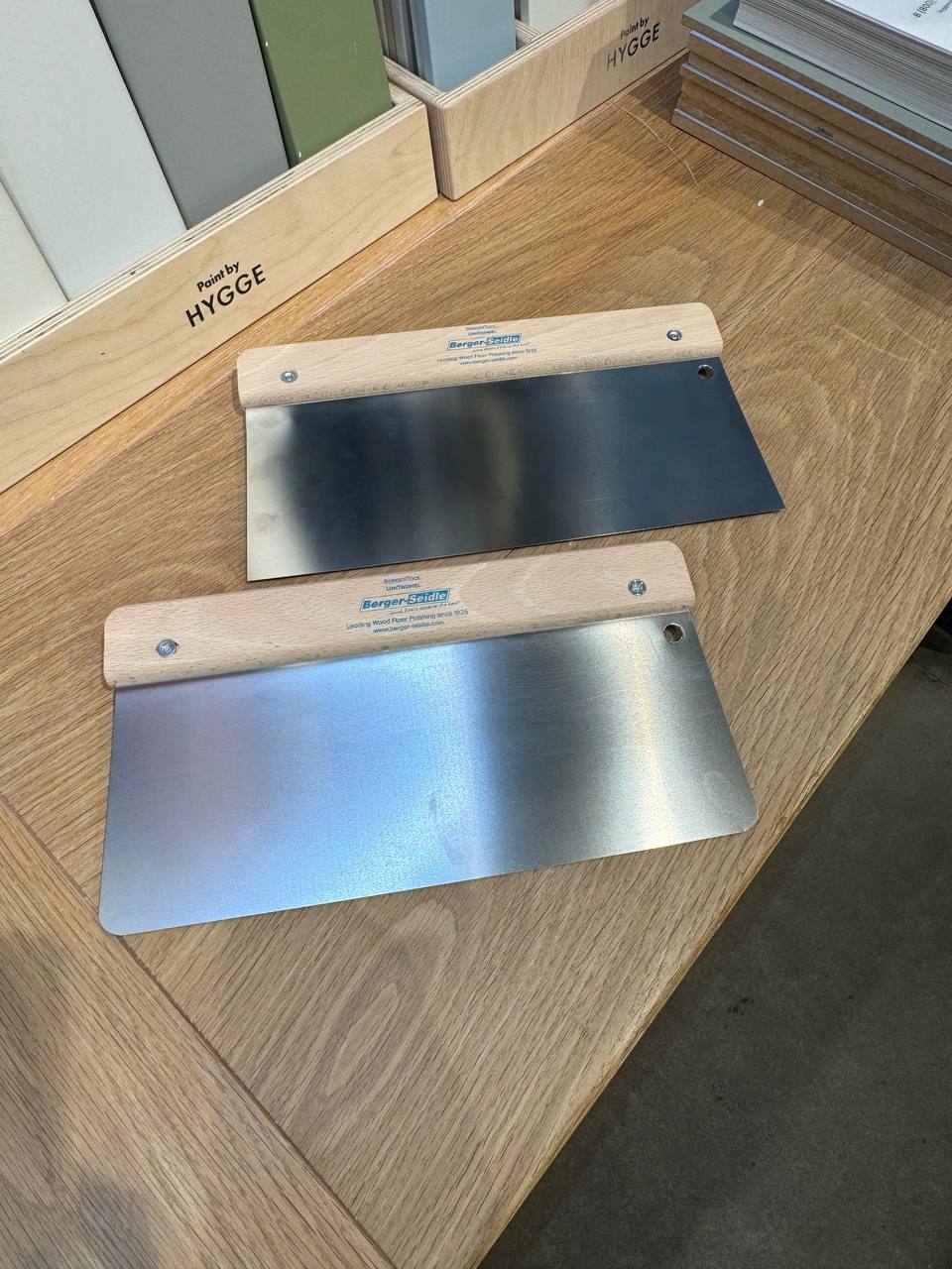 Шпатель BergerTool AquaSeal Spachtel для нанесения лаков, грунтовок и масел 27 см